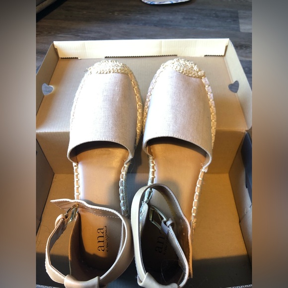 A.N.A espadrilles size 9.5 new in box khaki - Picture 2 of 4